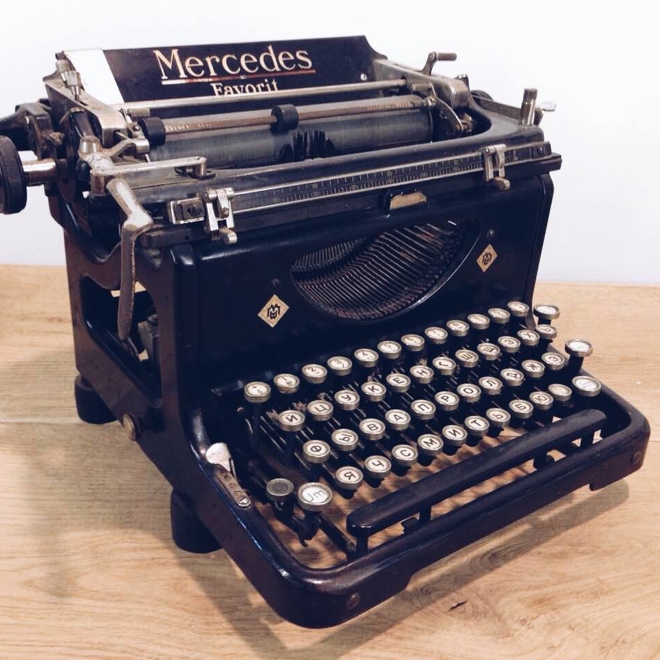 Друкарська машинка Mercedes Favorit вінтаж