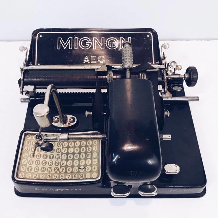 Друкарська машинка антикварна Mignon AEG (1924)