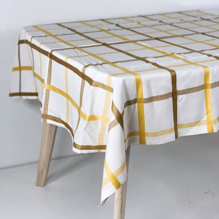 Скатертина прямокутна біла в клітинку жовто-коричневу TT-007