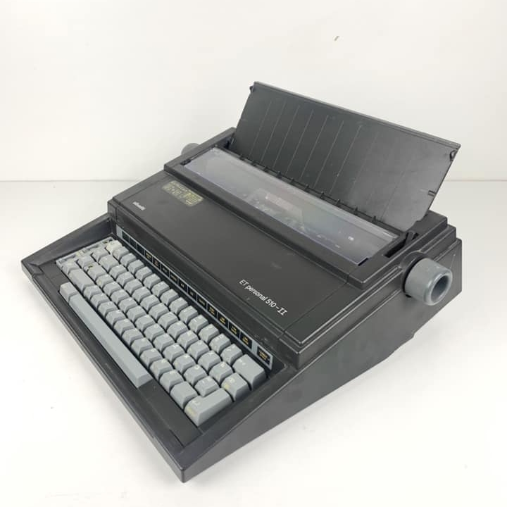 Друкарська машинка Olivetti вінтаж чорна