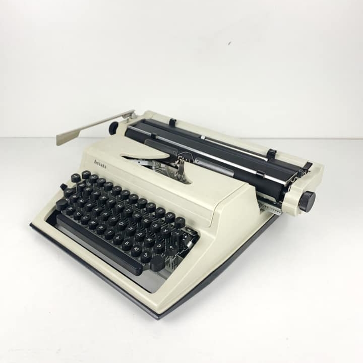 Друкарська машинка Любава вінтаж сіра