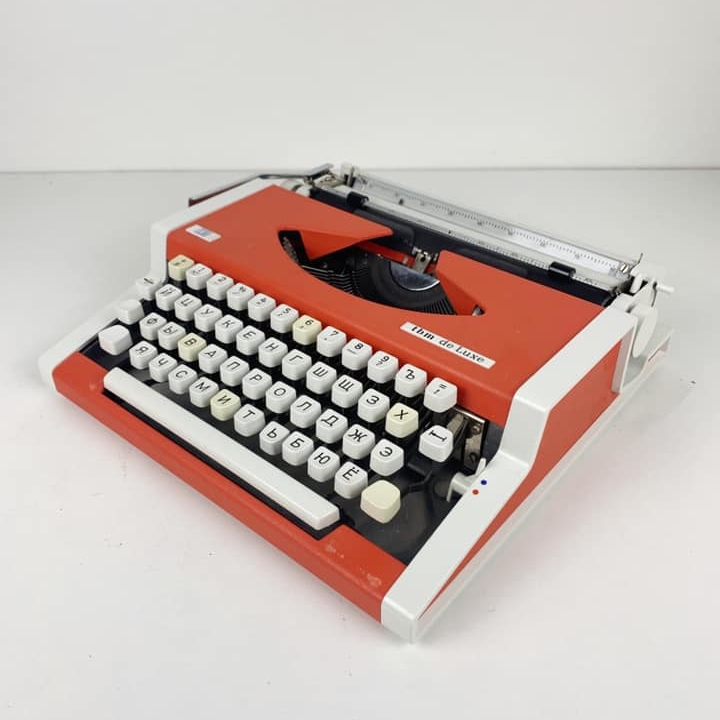 Друкарська машинка вінтаж червоно-біла
