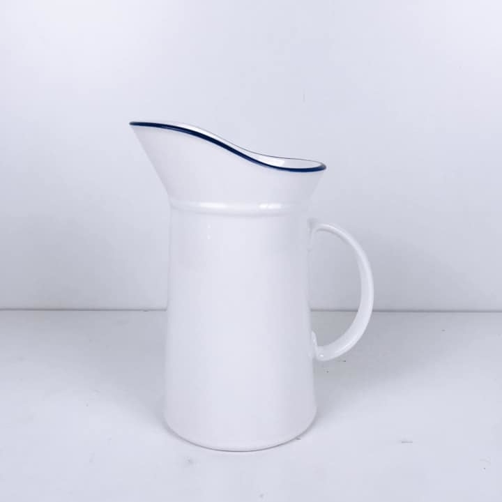 Глечик білий з синім обідком кераміка JU-034