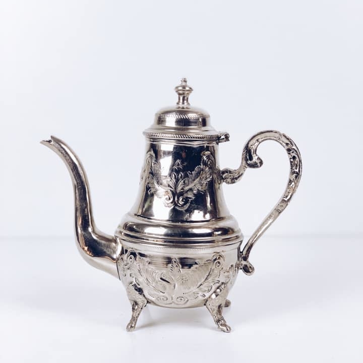 Чайник на ніжках з рельєфним декором столове срібло вінтаж TE-062