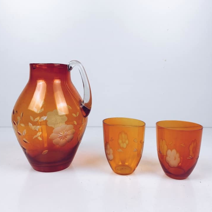Глечик зі склянками червоне скло з різбленням JU-038
