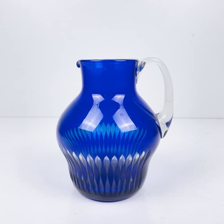 Глечик синє скло з різбленням JU-037