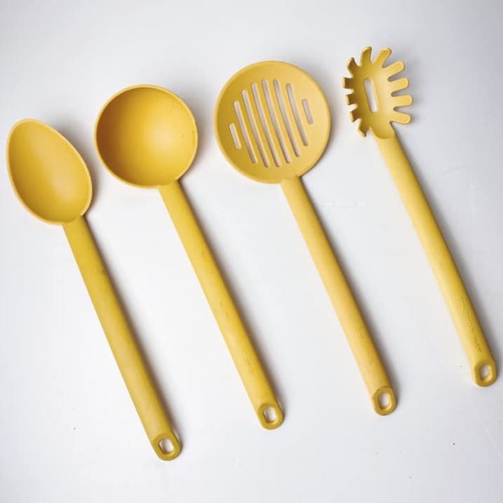 Кухонні прибори пластик жовтий KH-139