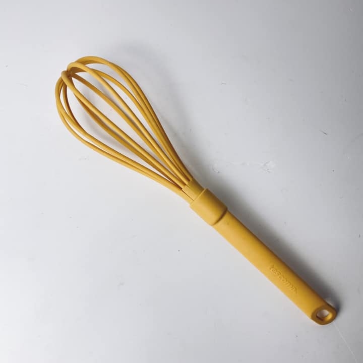 Вінчик для збивання пластик жовтий KH-140