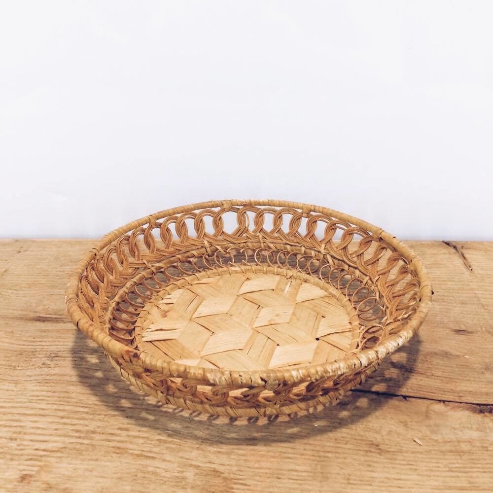 Кошик хлібно-фруктовий круглий ажурний лоза BA-045