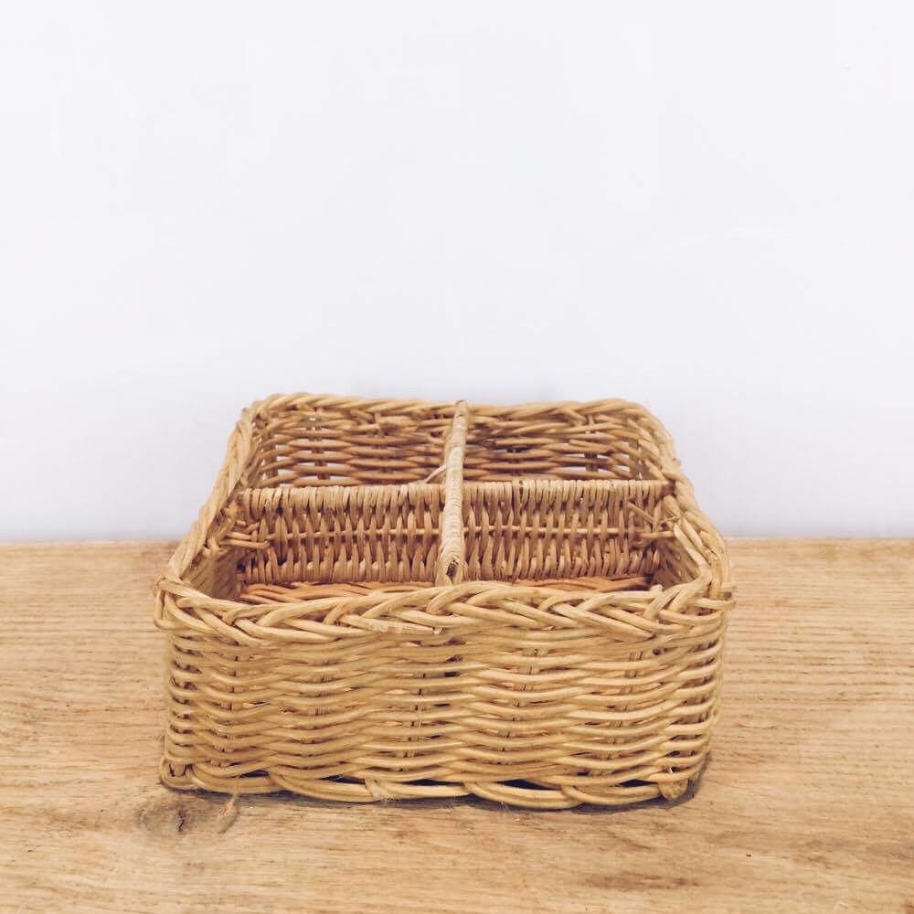 Кошик квадратний малий на 4 відділення лоза BA-037