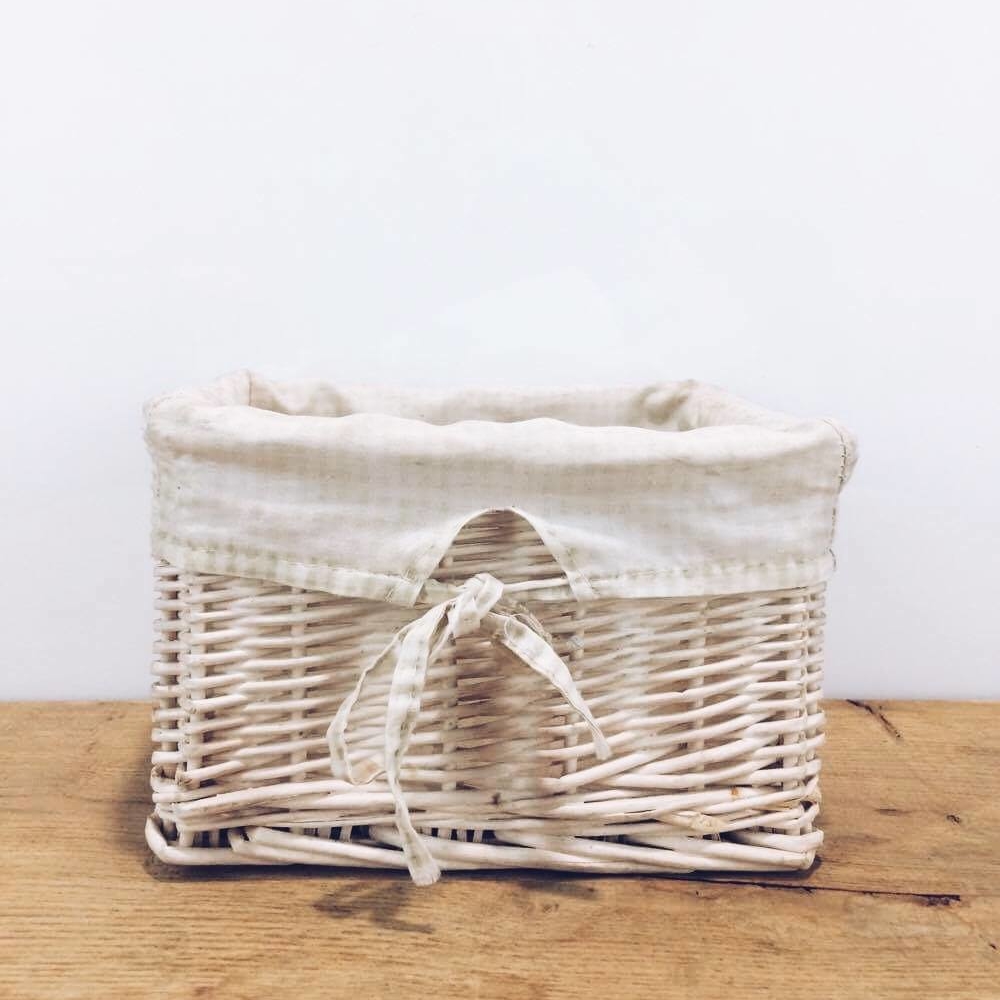 Кошик прямокутний білий лоза/текстиль BA-027