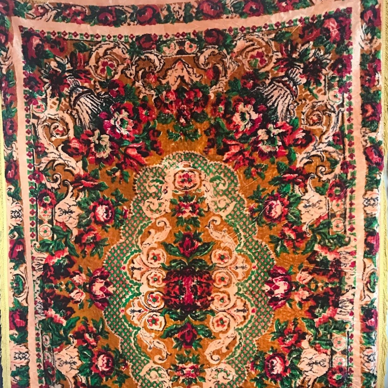 Скатертина у квітах вінтаж плюш TT-205