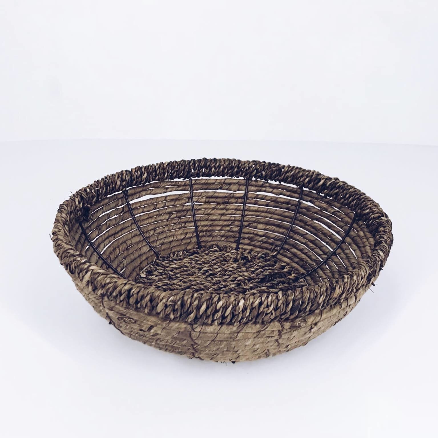 Кошик-миска круглий плетений темний очерет BA-080