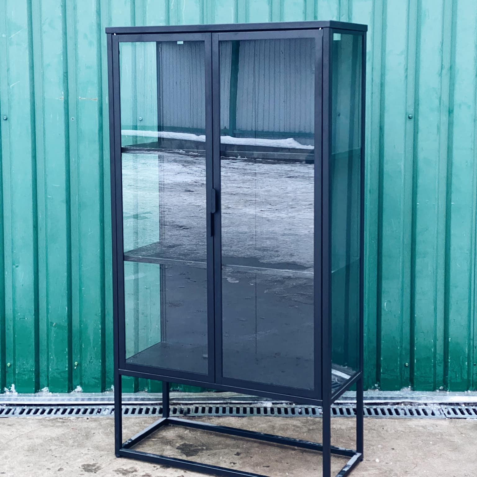 Шафа-вітрина чорна метал/скло SR-061