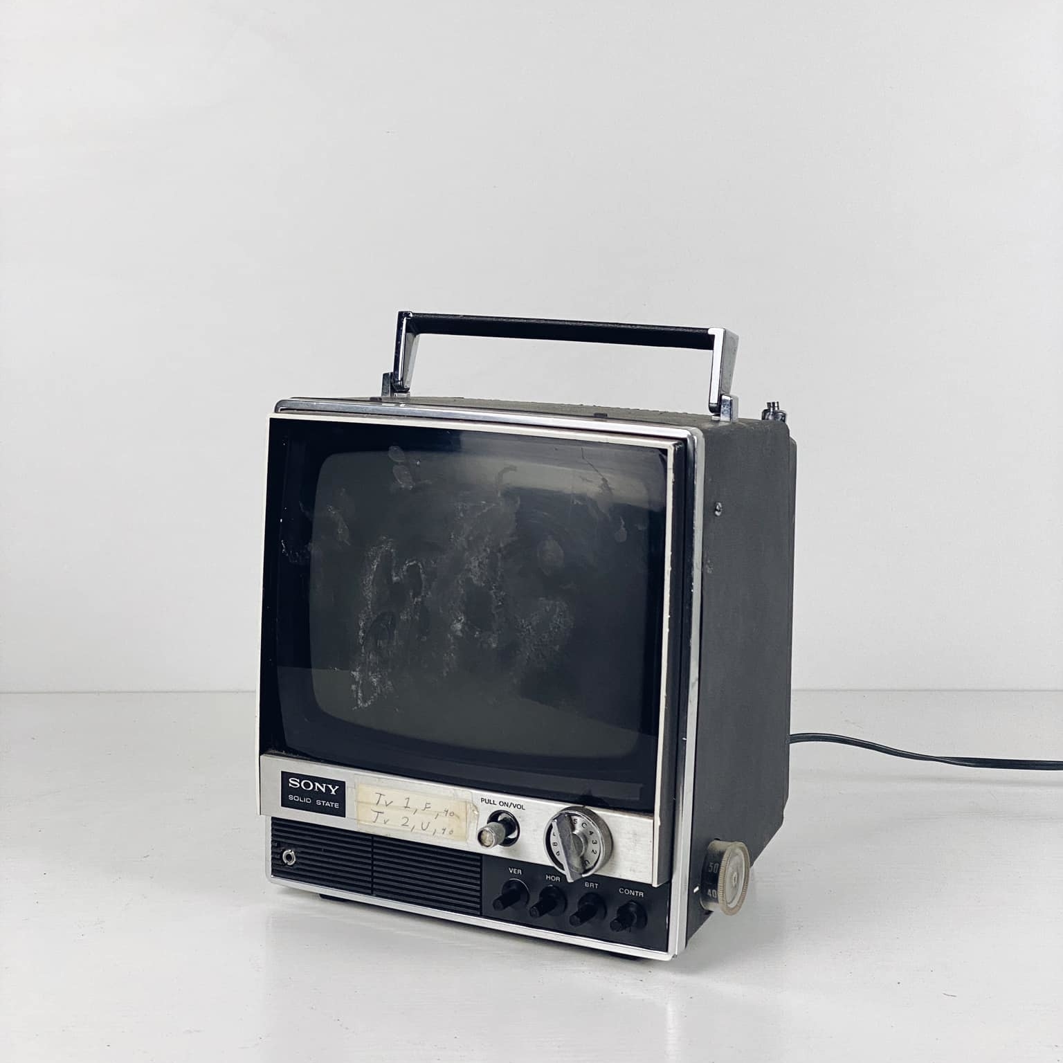 Телевізор портативний Sony вінтаж TV-042