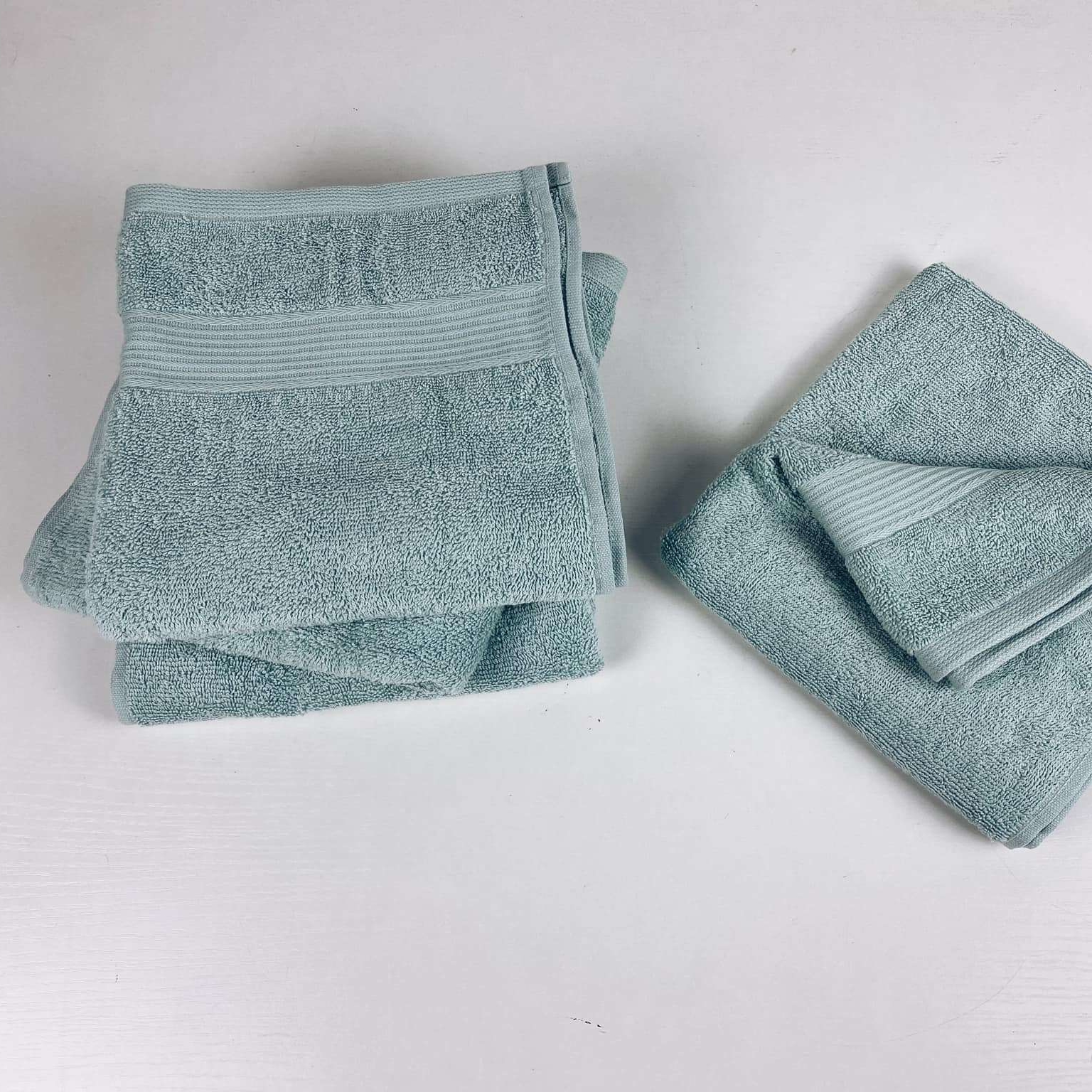 Рушник махровий середній світло-бірюзовий