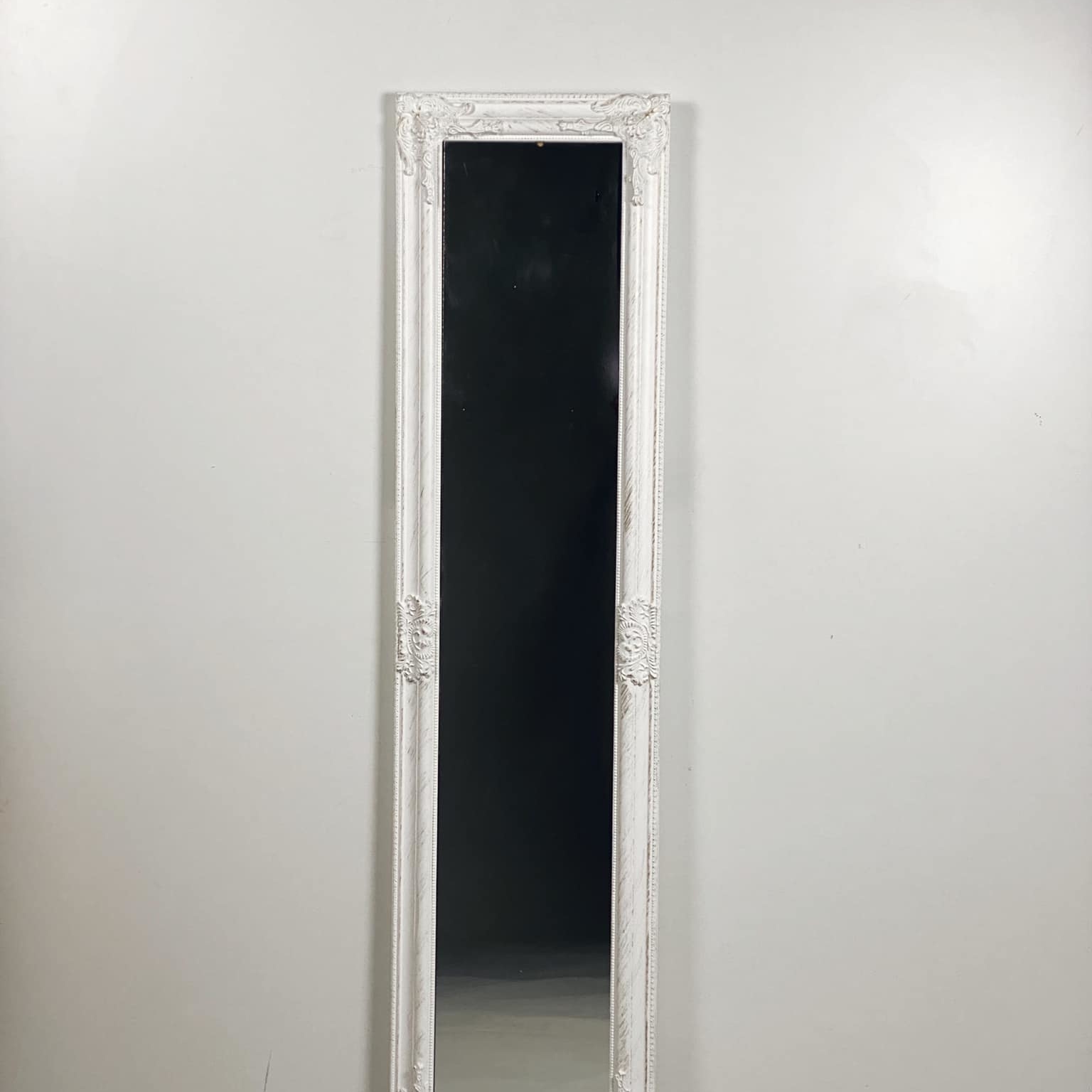 Дзеркало підлогове/настінее вузьке в білій рамі MR-008