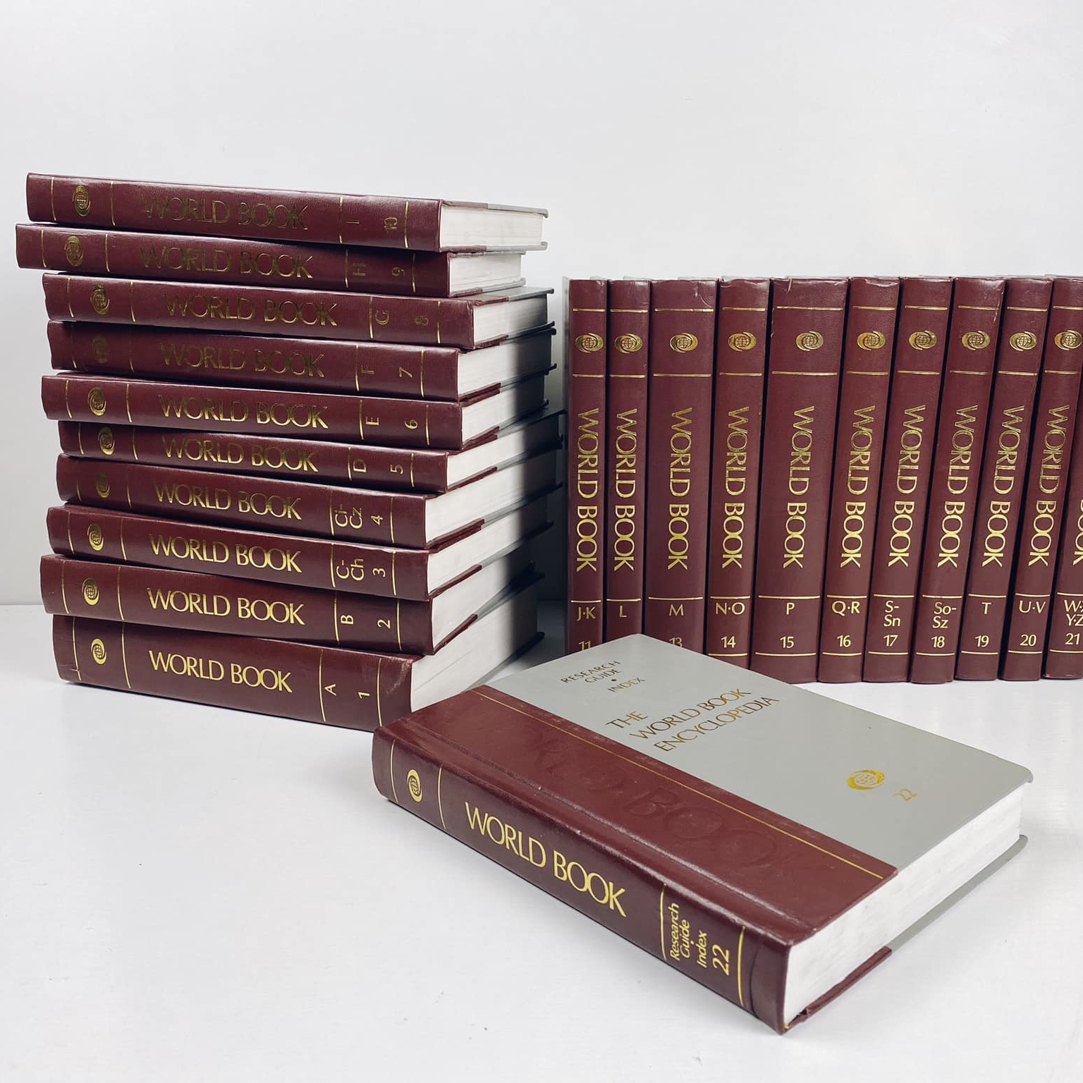 Книга World Book