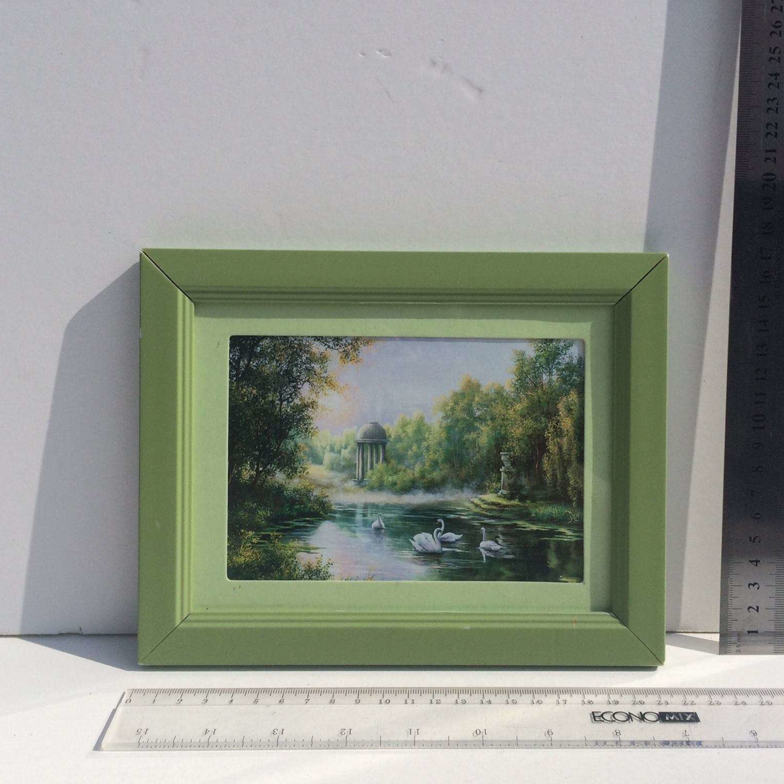 Пейзаж в зеленій рамкі з паспарту малий AR-030