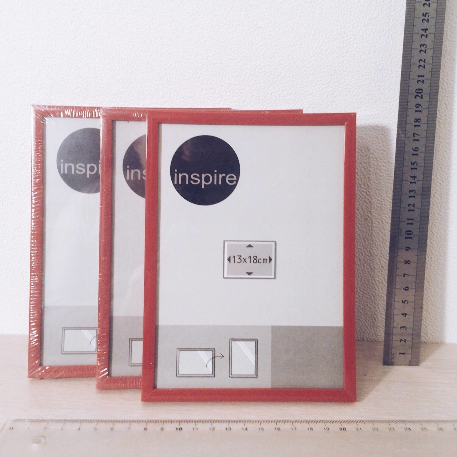 Фоторамка червона метал AR-044