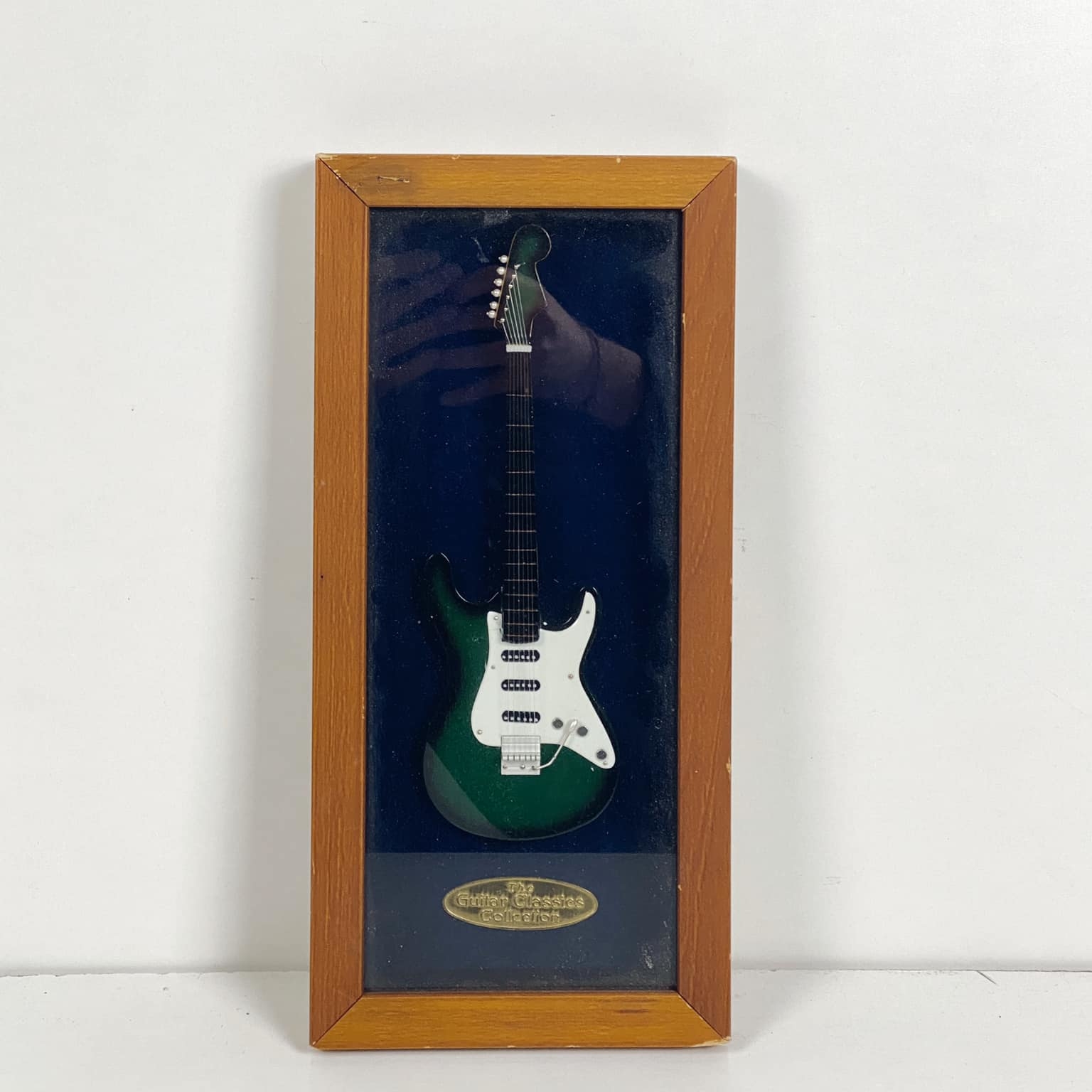 Панно Гітара під склом у рамкі WD-069