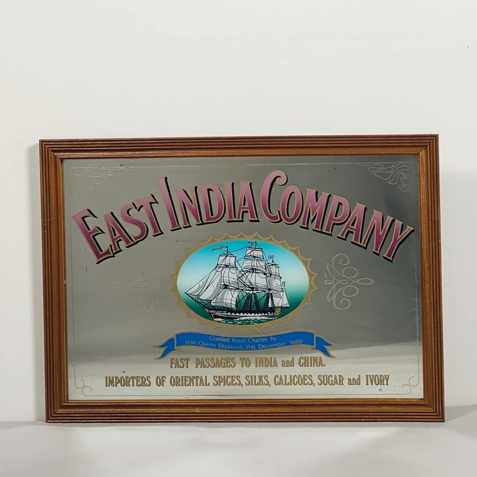 Рекламний постер на дзеркалі в рамі E.I.Company AR-489