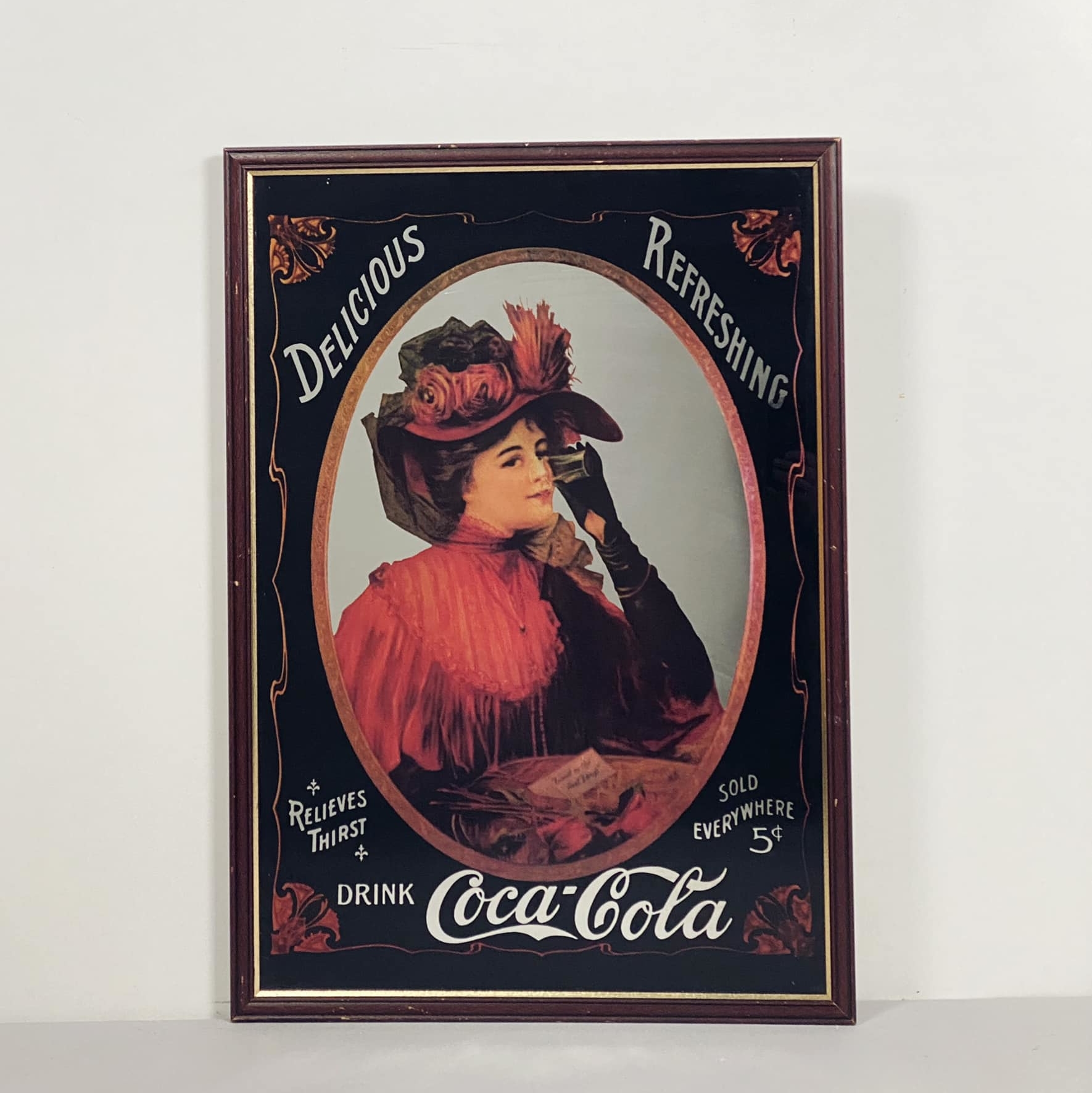Рекламний постер на дзеркалі в рамі дерев'яній Coca-Cola AR-490