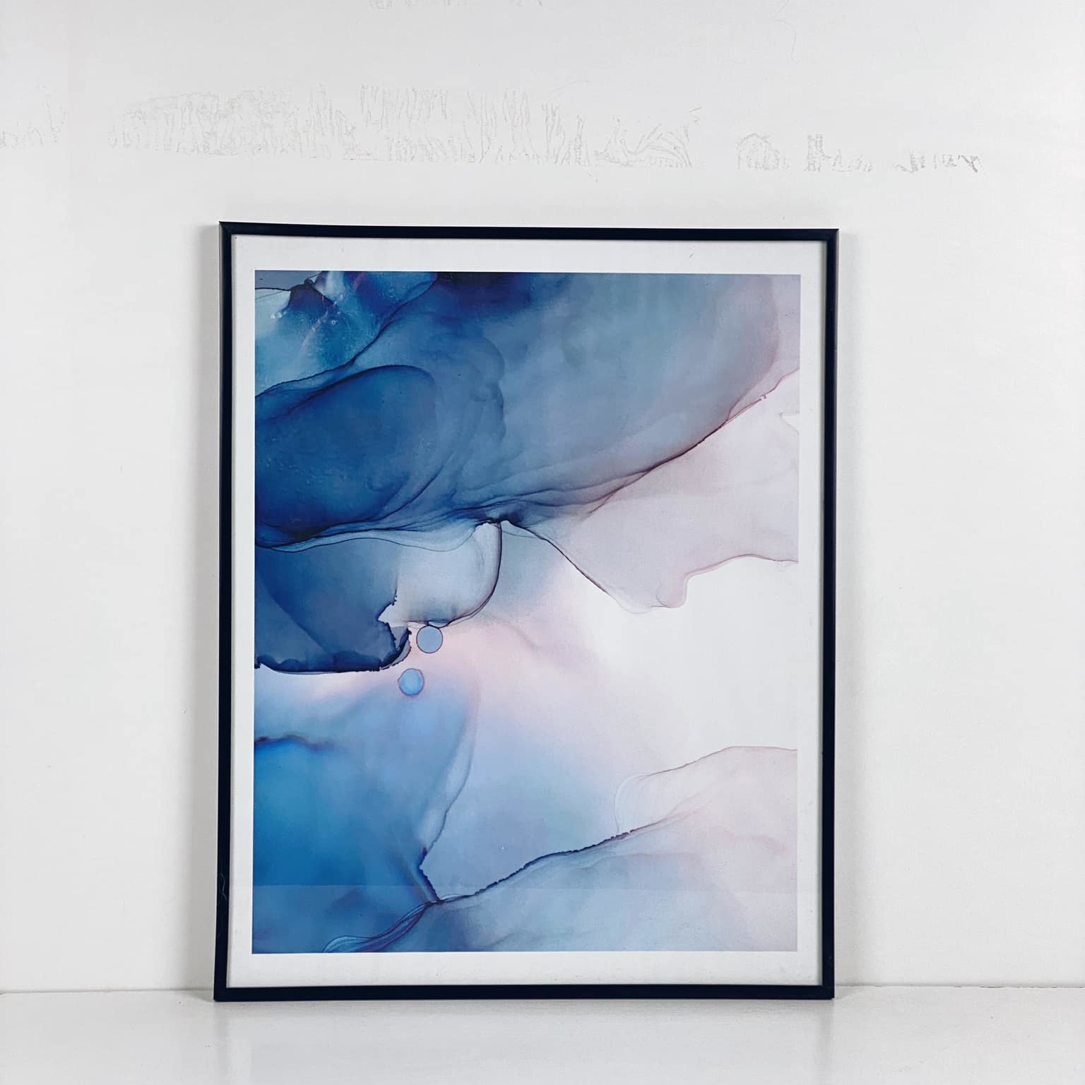 Принт абстрактний  блакитний в чорній рамі AR-512