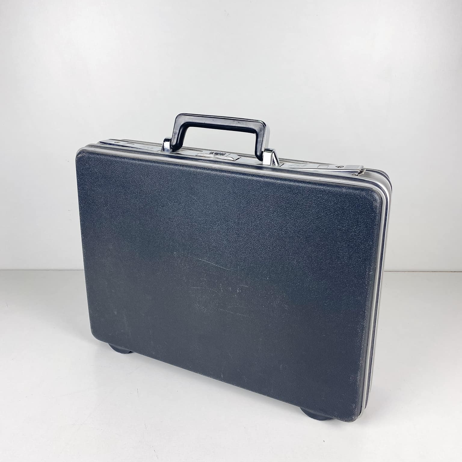 Валіза-дипломат чорна вінтаж VL-089