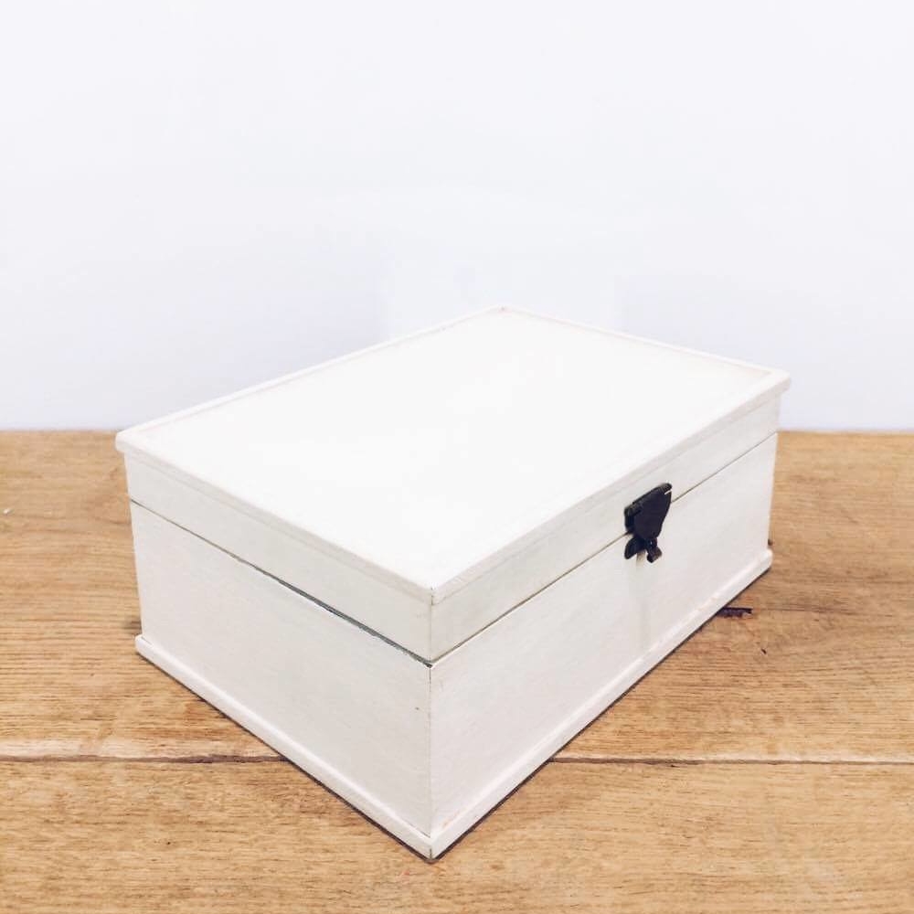 Коробка-скринька біла дерево BX-008