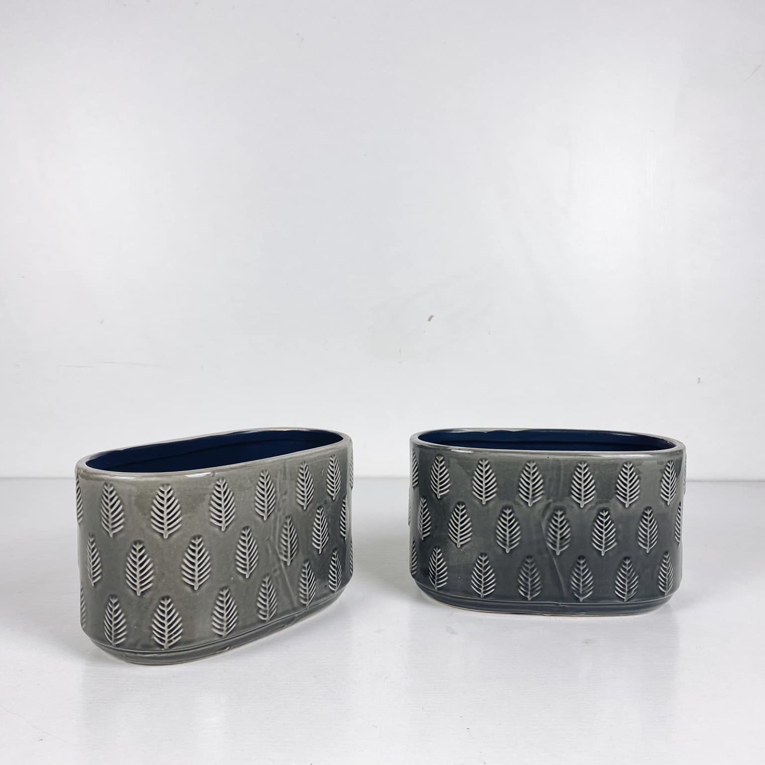 Кашпо овальне кераміка сіре рельєф Дерева