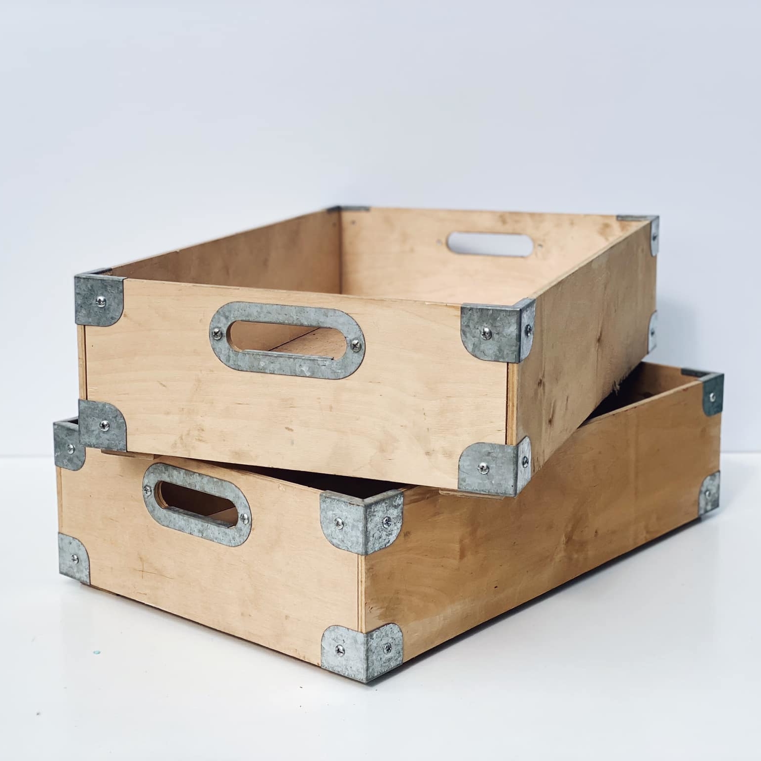 Ящик №8 з прорізними ручками фанера/метал