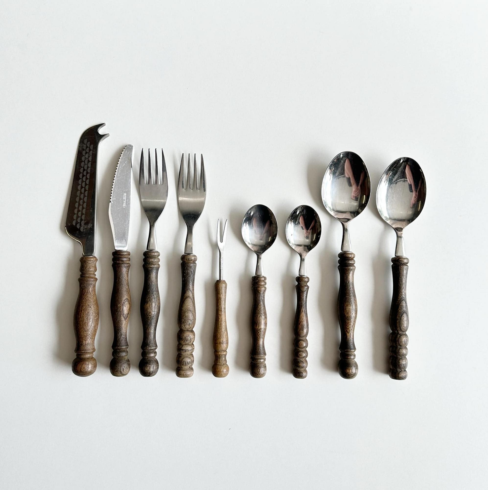 Столові прибори з дерев'яною ручкою KL-001