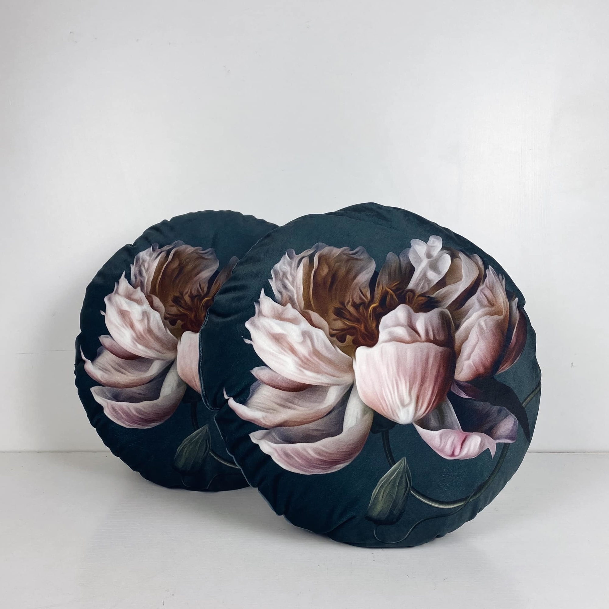 Подушка декоративна кругла велюр Півонія PW-349