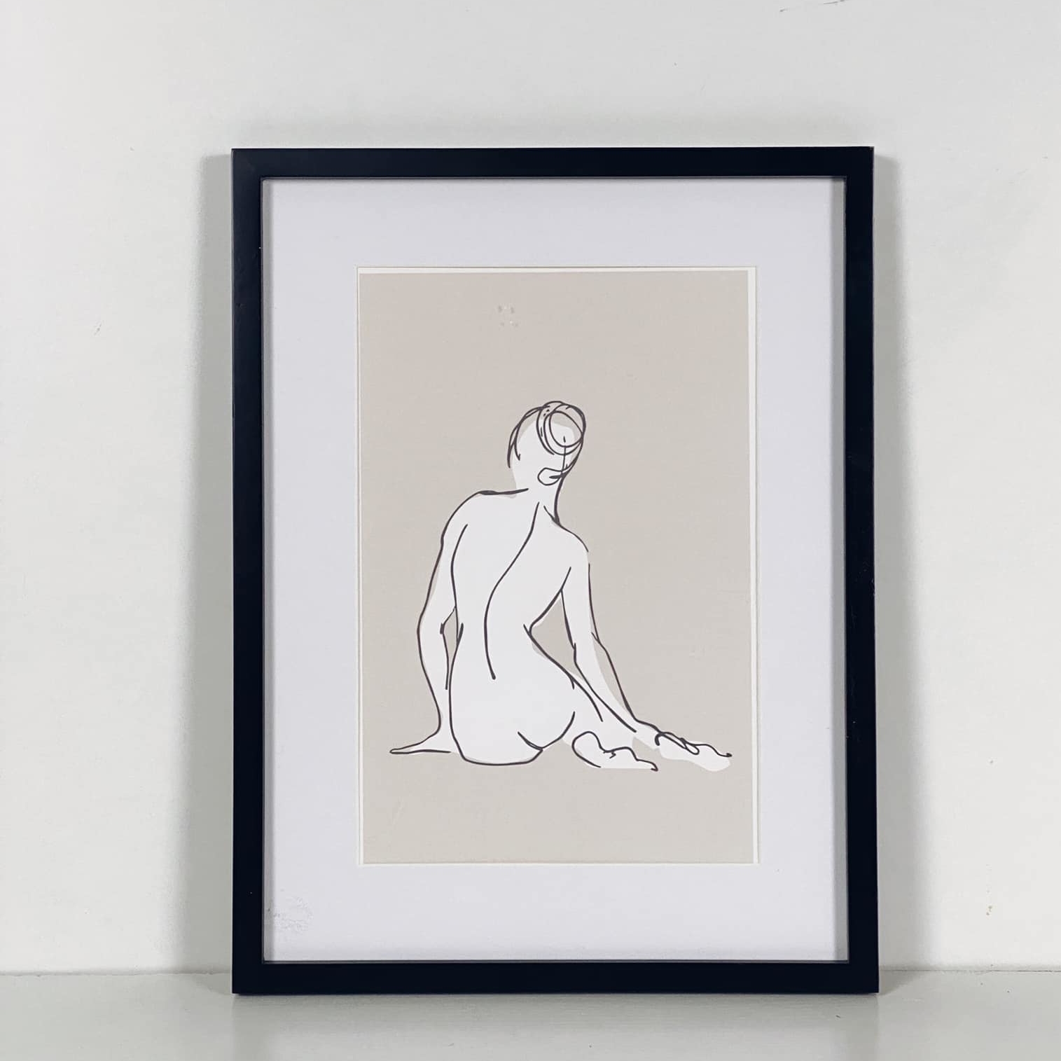 Графіка Дівчина ню в рамкі з паспарту AR-578