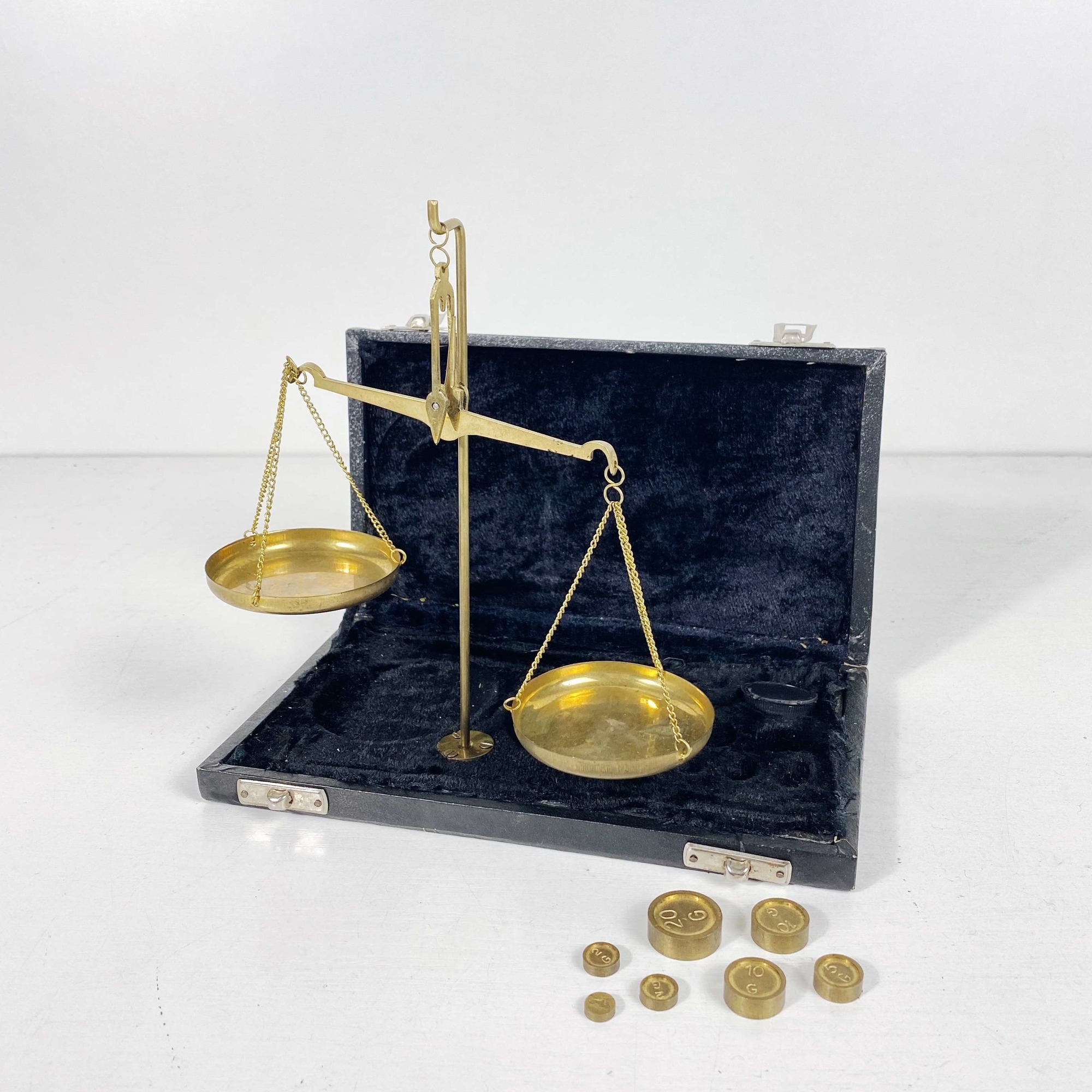 Ваги/терези аптечні латунь у футлярі TZ-036