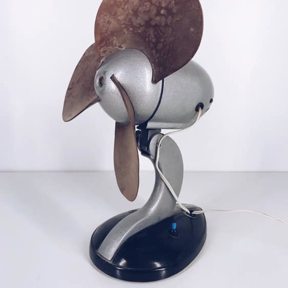 Вентилятор 60-х з коричневими лопатями 2