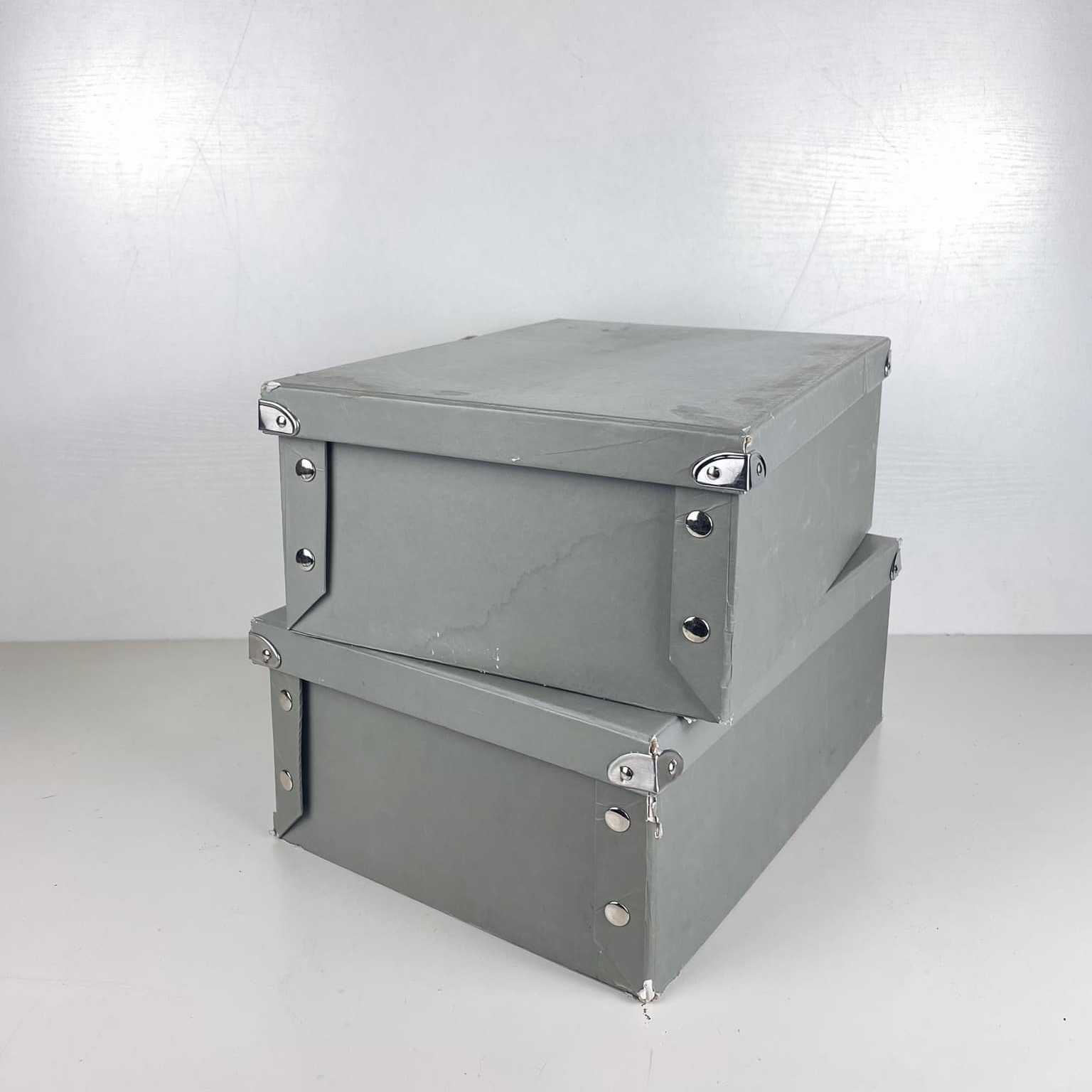 Коробка сіра з кришкою для документів картон