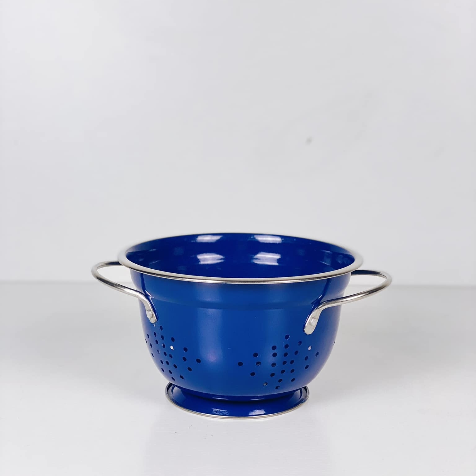 Друшляк з 2 ручками синій метал/емаль KH-156