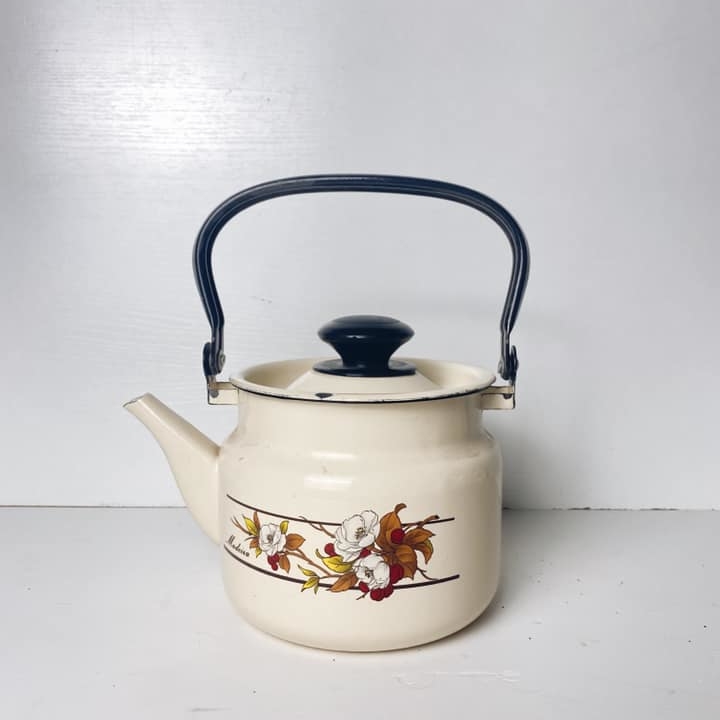 Чайник емальований беж KH-174