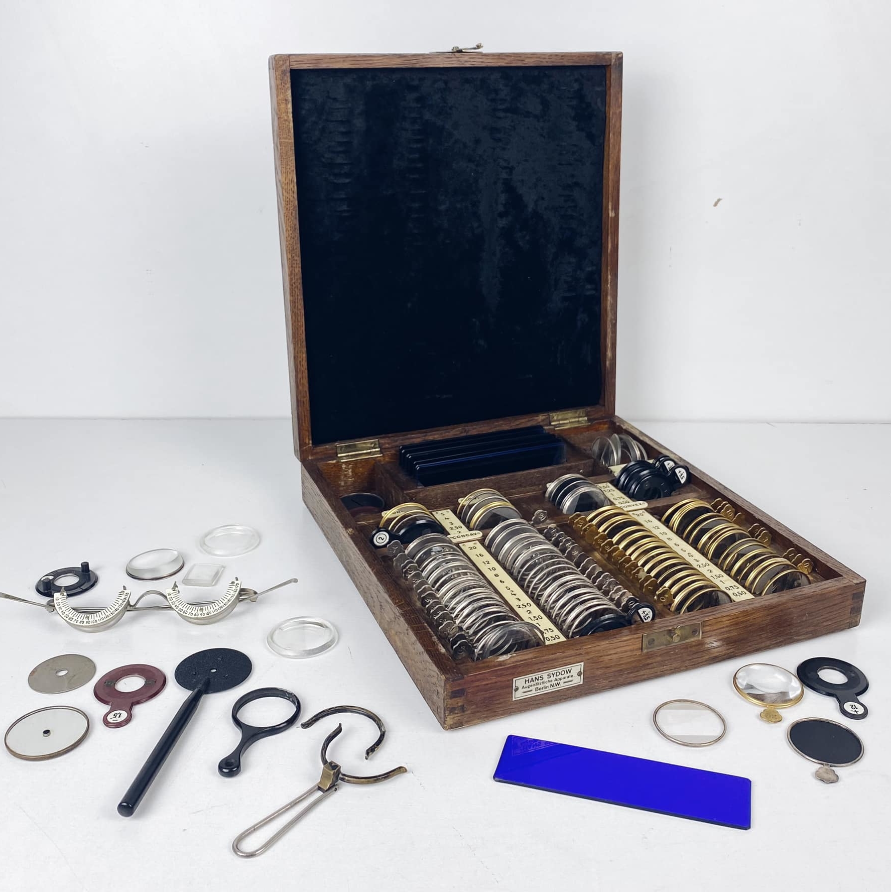 Набір для підбору окулярів з повним набором лінз у чемодані LA-057