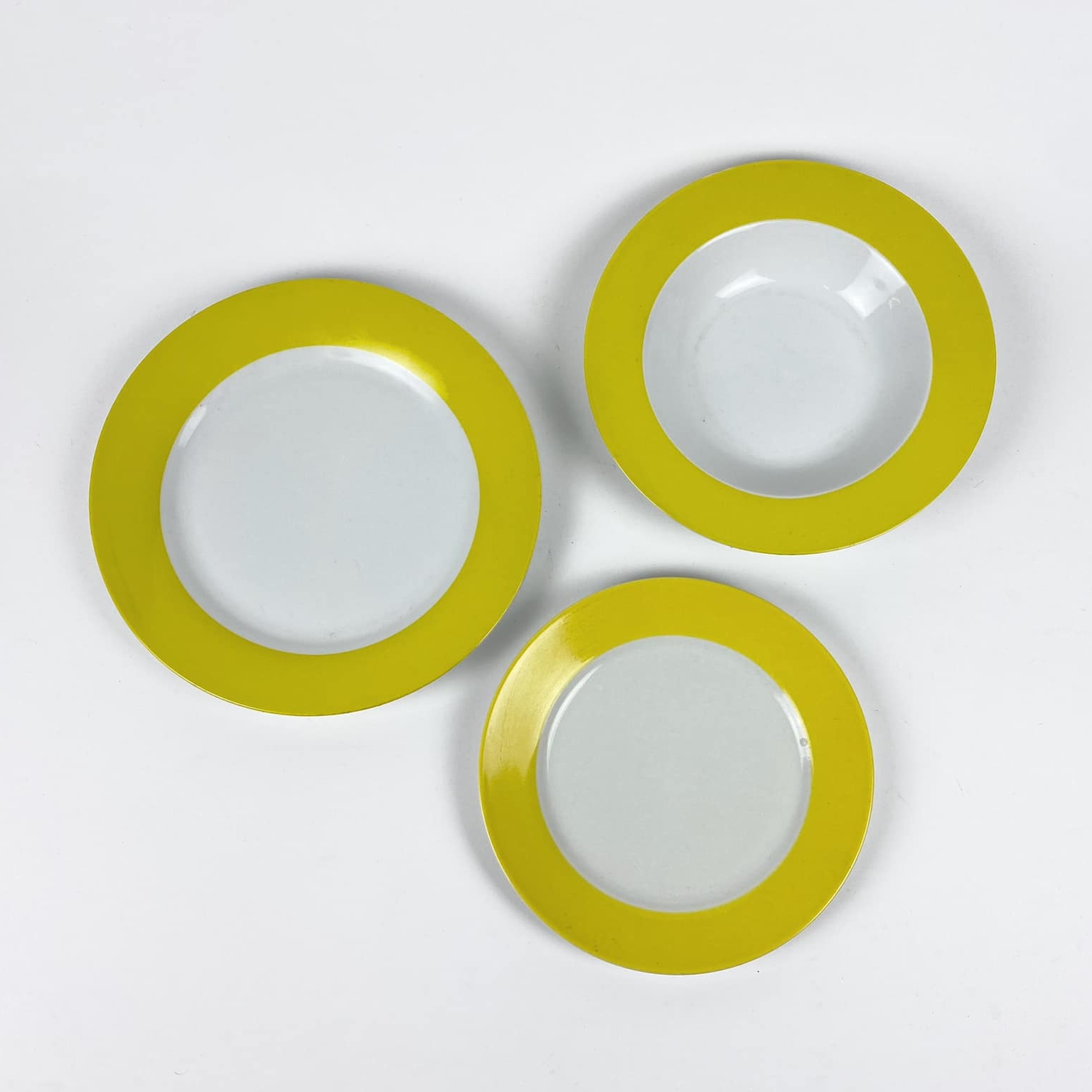 Тарілка обідня/супова жовтий широкий обідок PP-054