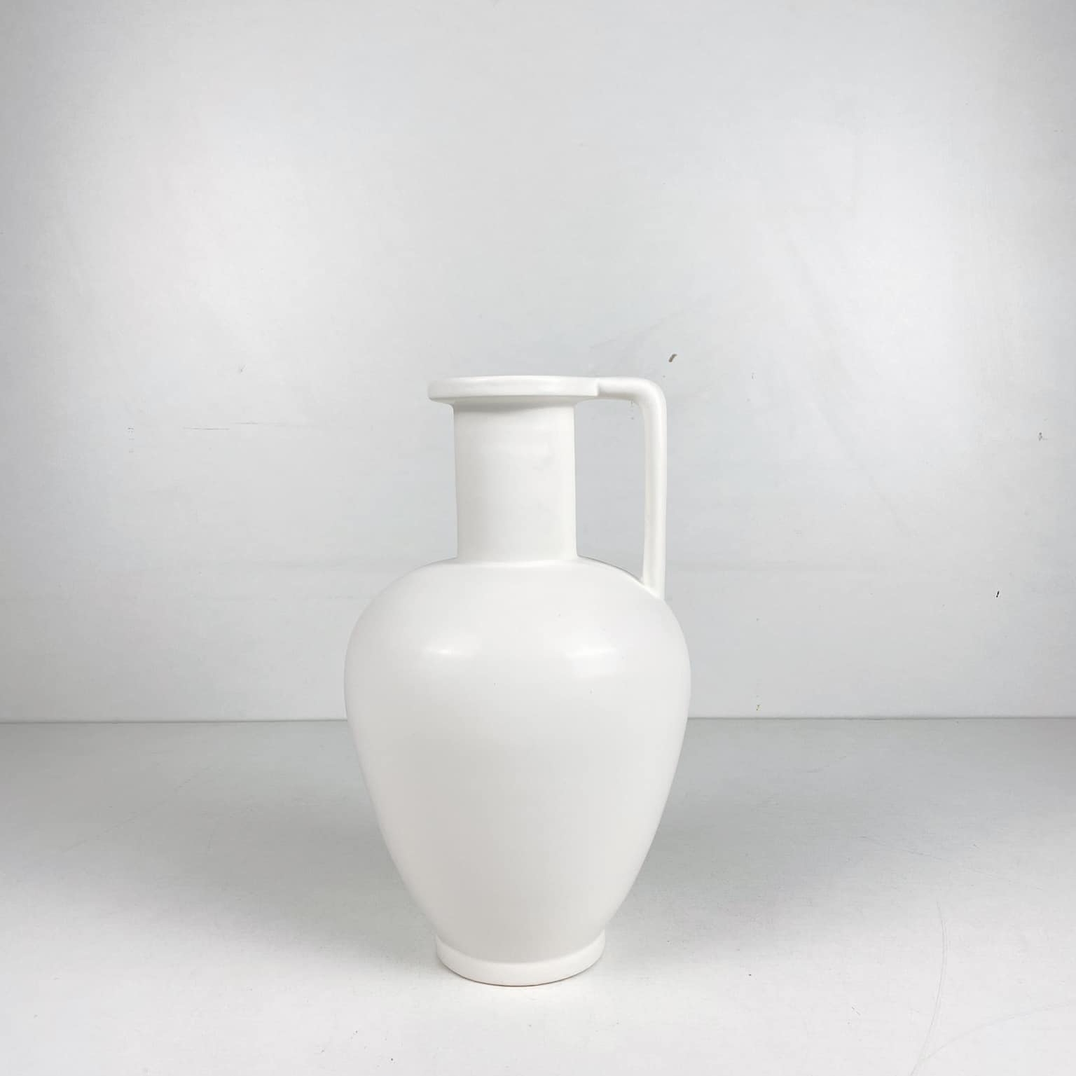 Ваза-глечик біла кераміка VA-381