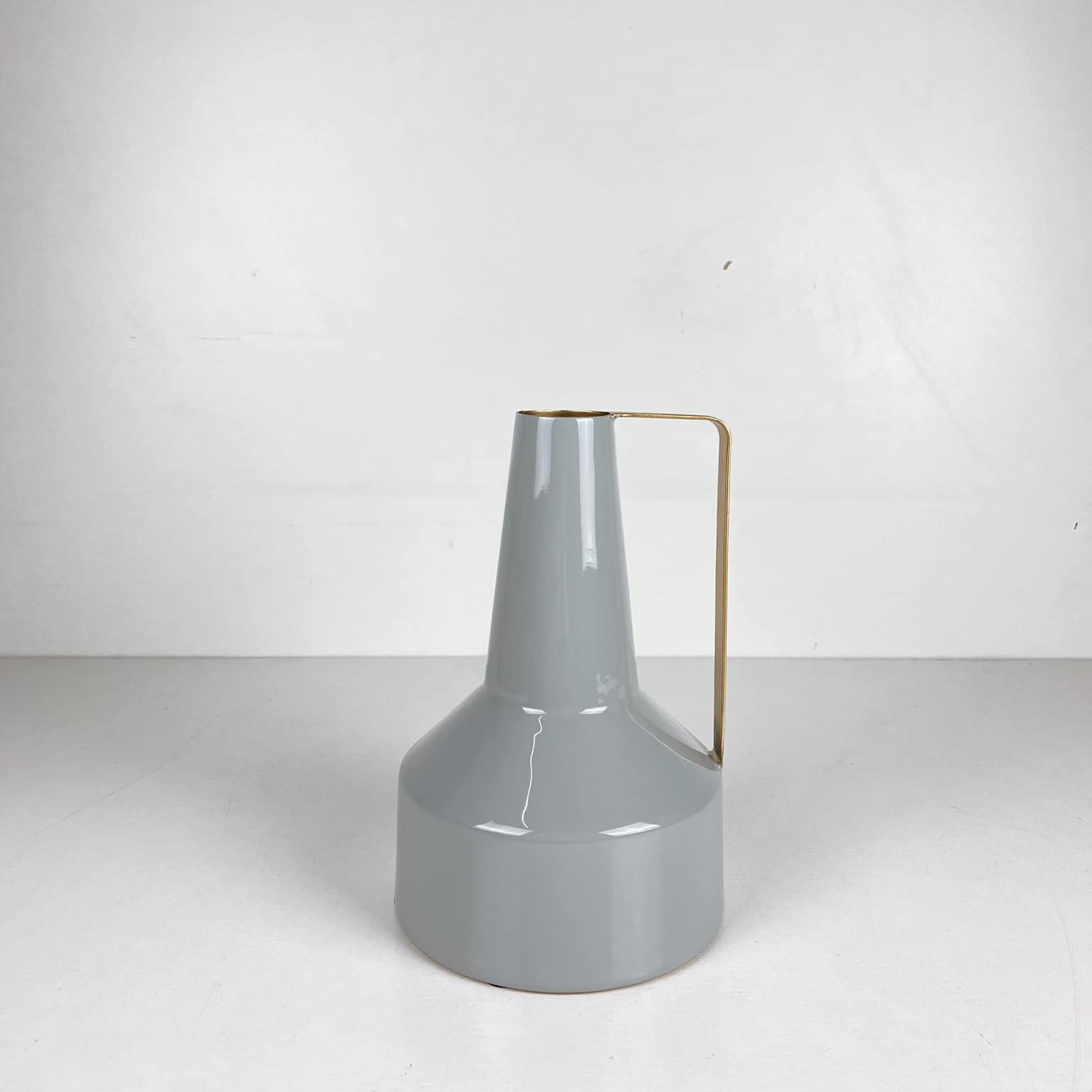 Ваза-глечик сірий/золото метал глянець VA-385