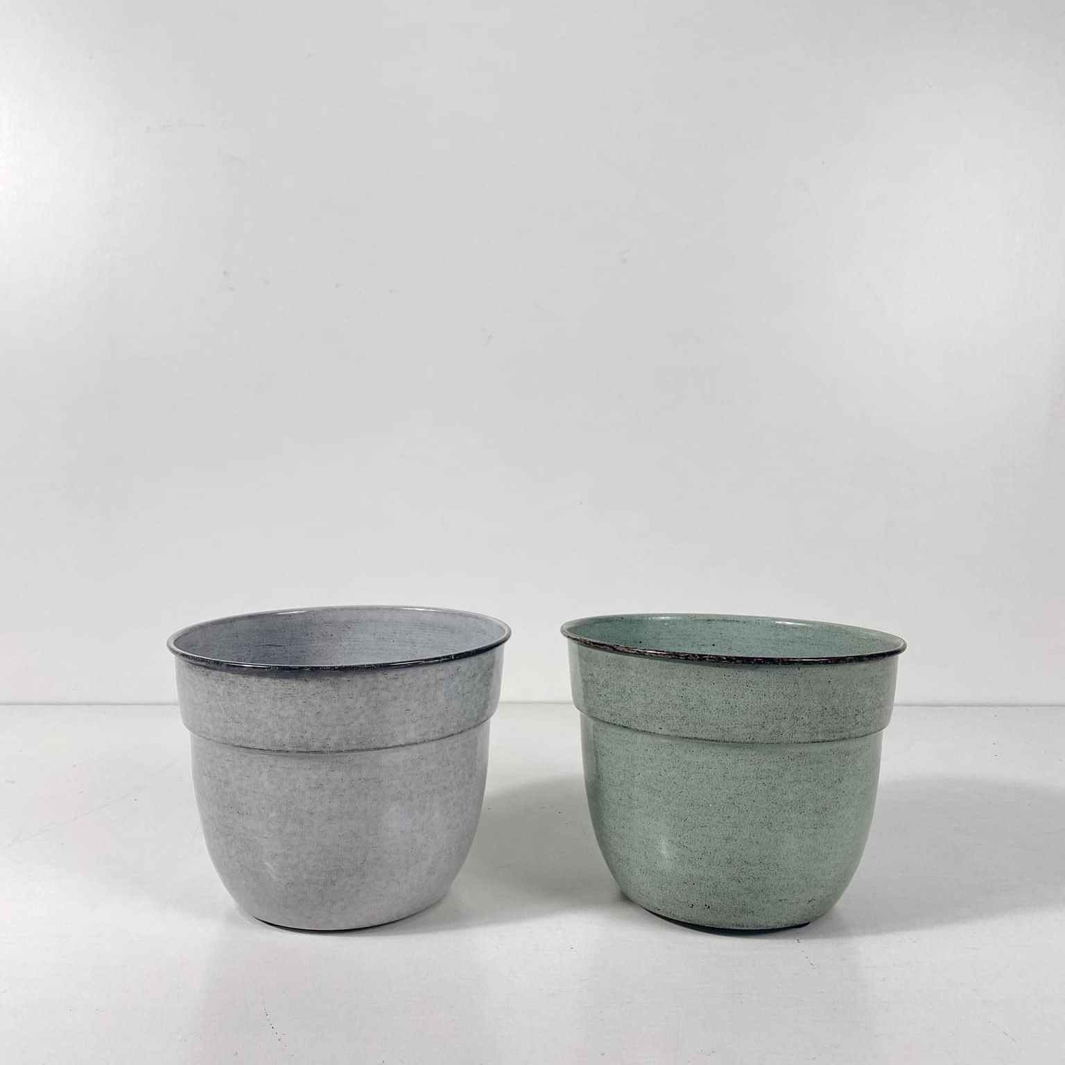 Кашпо сіре метал/емаль