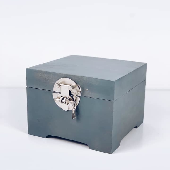 Коробка-шкатулка велика сіра з "китайським" замком дерево BX-053