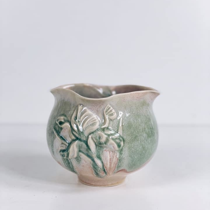 Кашпо з рельєфним декором кераміка вінтаж