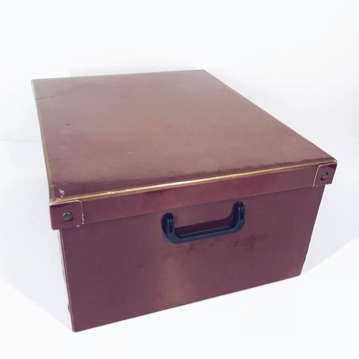 Коробка для зберігання коричнева з ручками картон/пластик 2