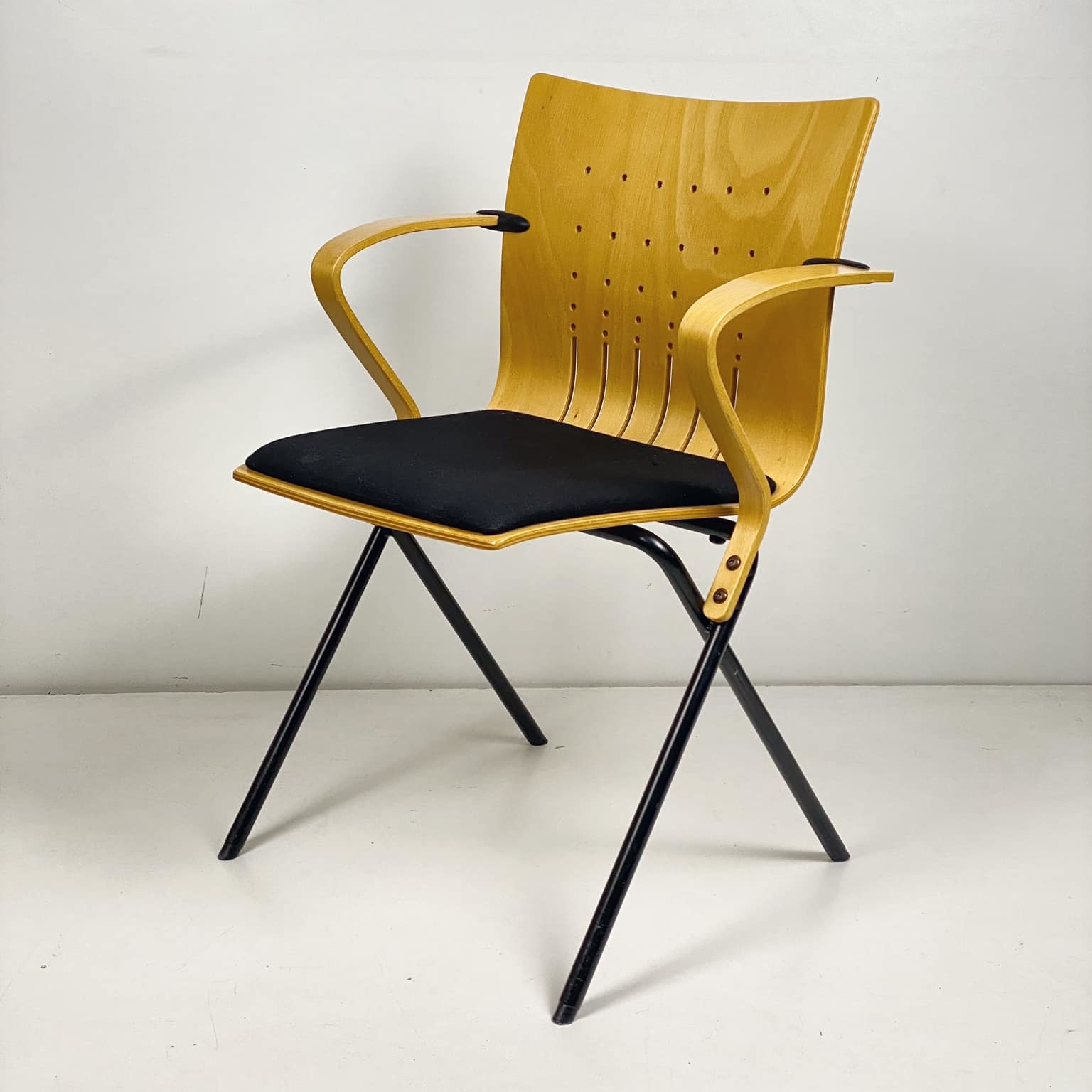 Стілець офісний вінтаж дерево/метал/текстиль ST-111