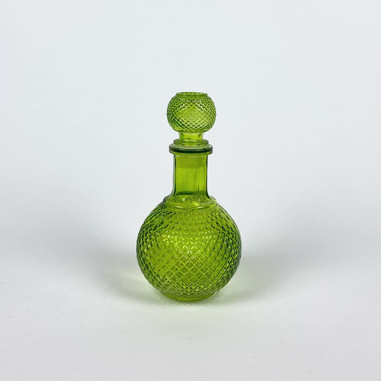 Графин рельєфне скло зелений KF-003